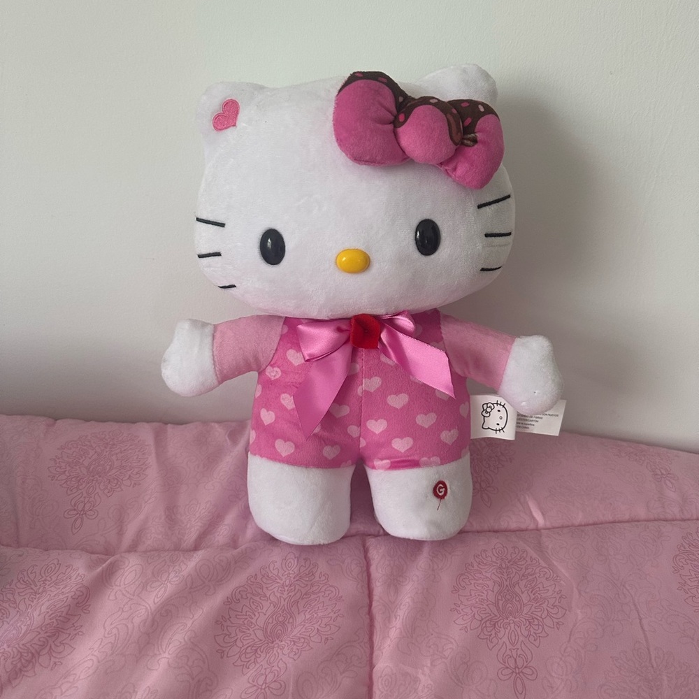 HELLO KITTY VALENTINE’s DAY DANCING PLUSHIE